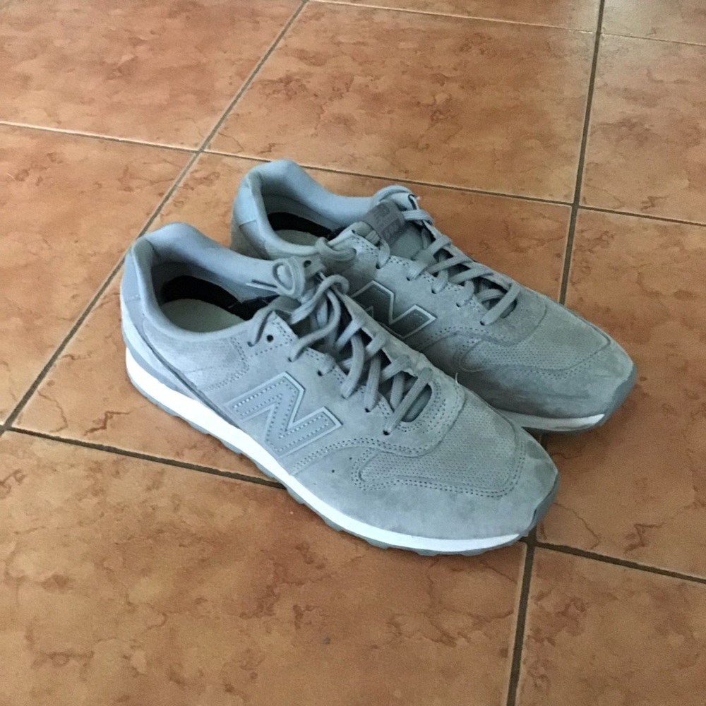 Flawless almost new GRAY NEW BALANCE 696